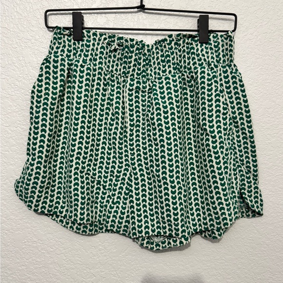 a new day Green and White High Waist Shorts - Picture 1 of 4